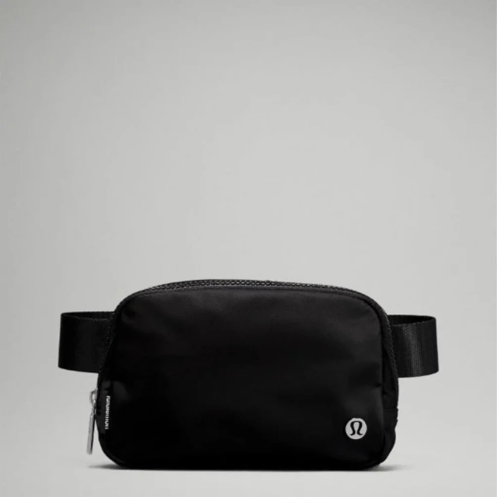 Black Lululemon Everywhere Belt Bag